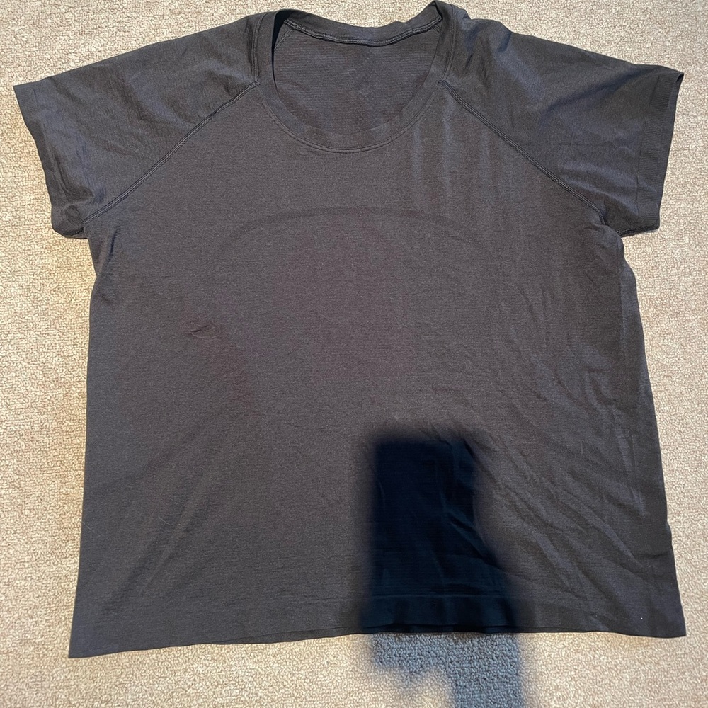 Lululemon Swiftly Tech Short-Sleeve Shirt 2.0 Race Length